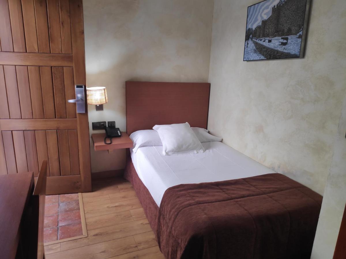 Hotel Las Leyendas Avila Bagian luar foto
