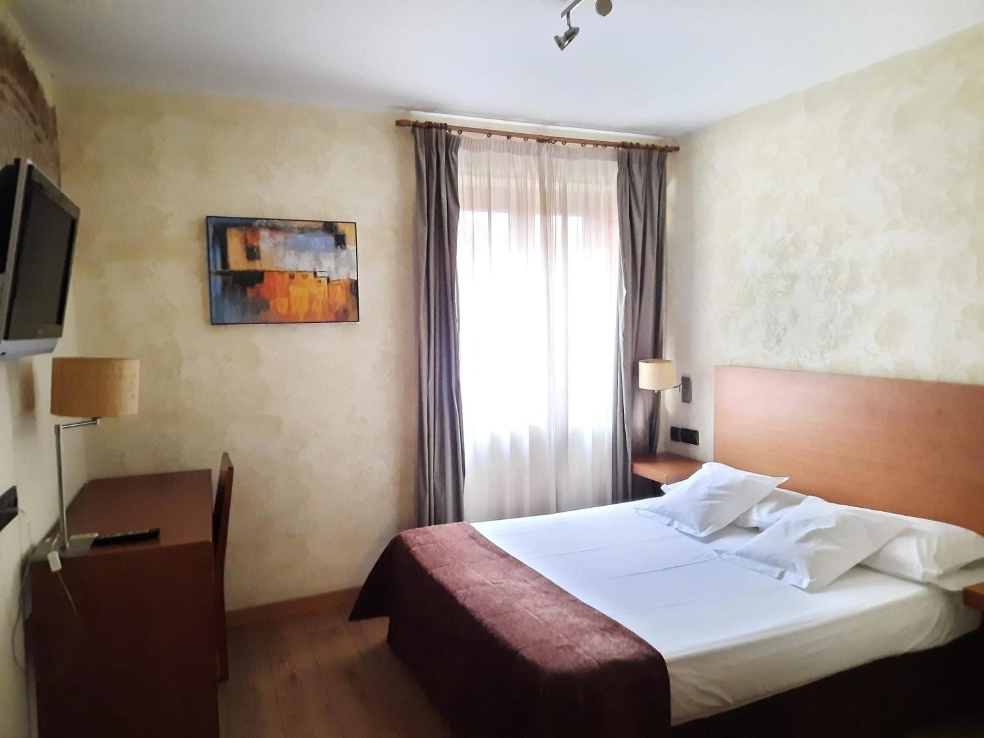 Hotel Las Leyendas Avila Bagian luar foto