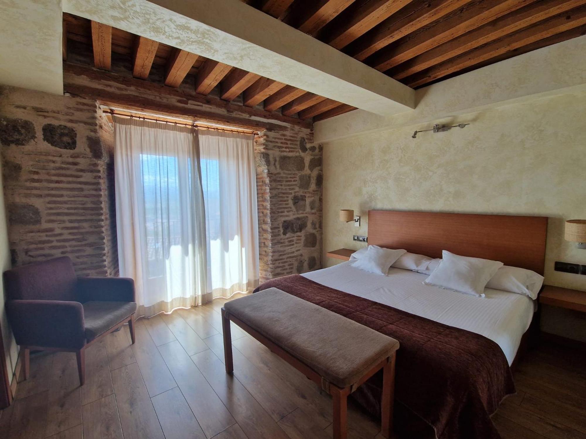 Hotel Las Leyendas Avila Bagian luar foto