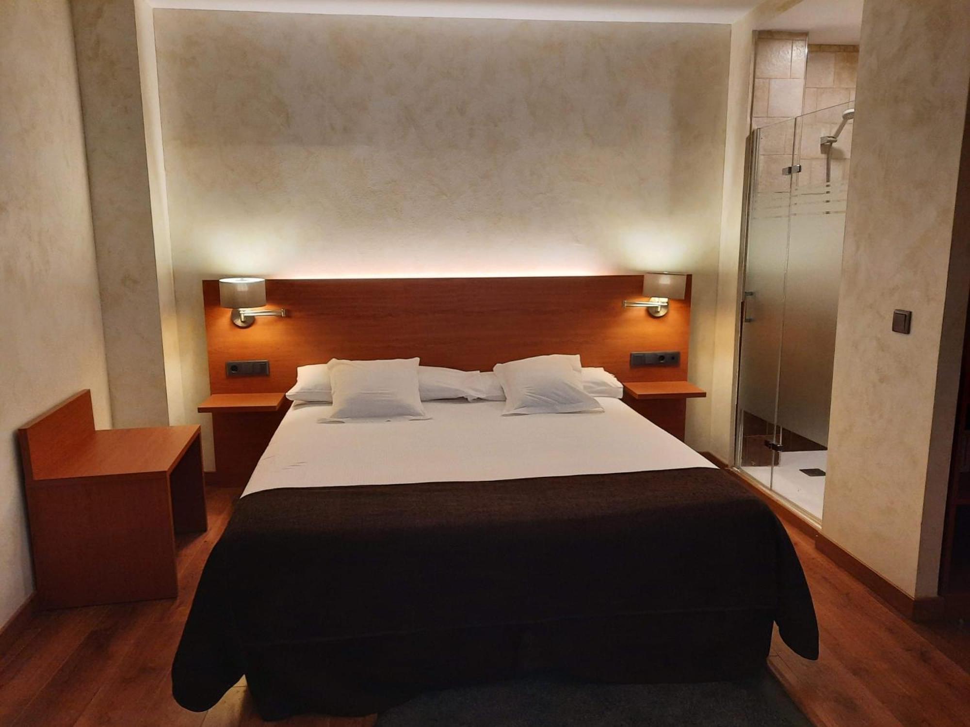 Hotel Las Leyendas Avila Bagian luar foto