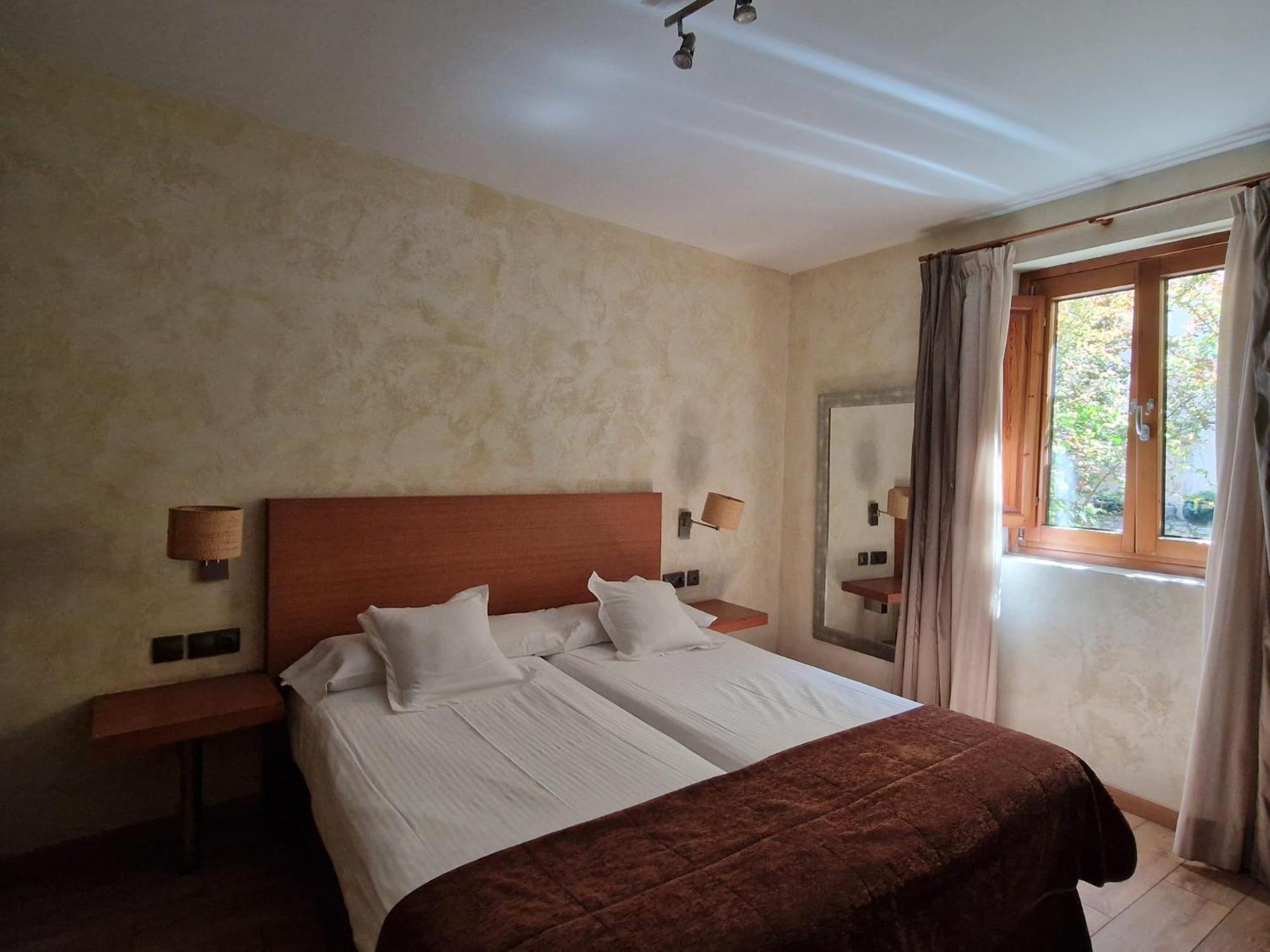 Hotel Las Leyendas Avila Bagian luar foto