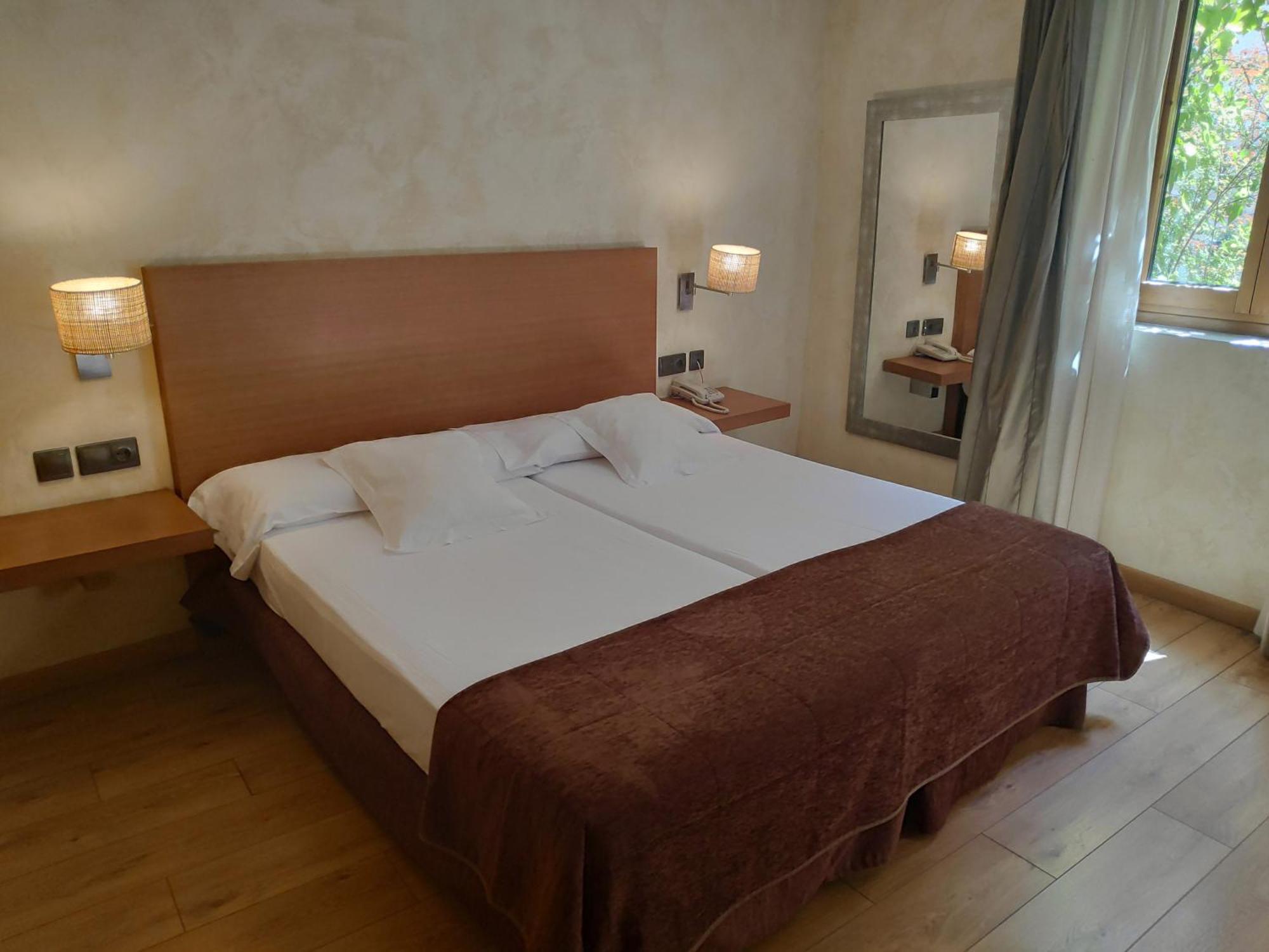 Hotel Las Leyendas Avila Bagian luar foto